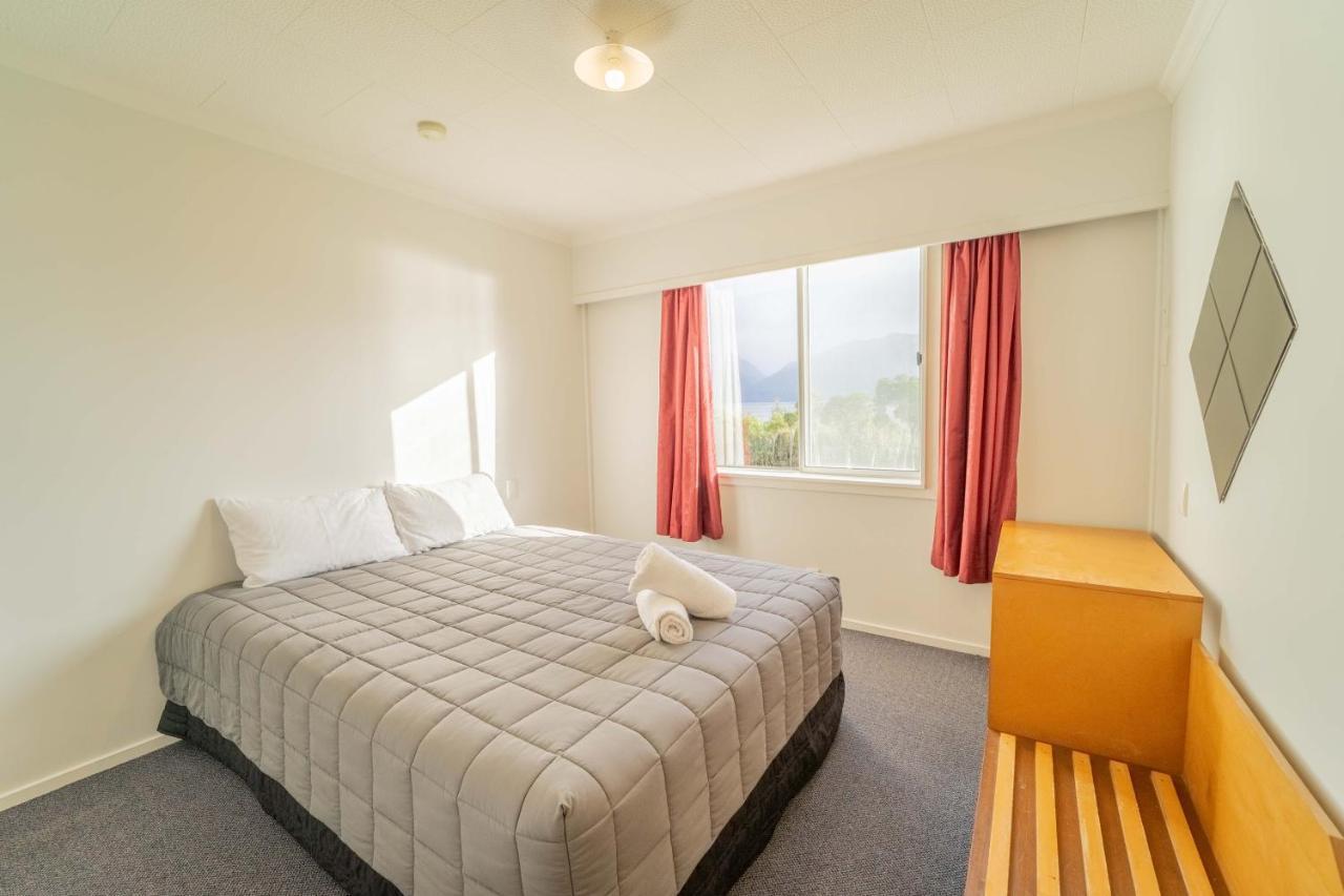Fiordland National Park Lodge Te Anau Downs Esterno foto