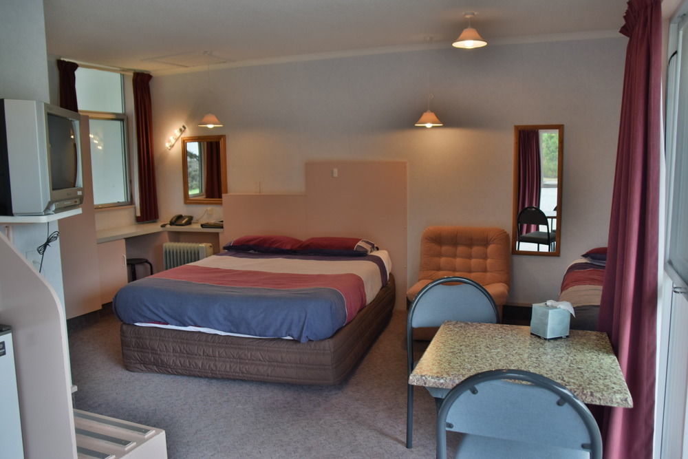 Fiordland National Park Lodge Te Anau Downs Esterno foto