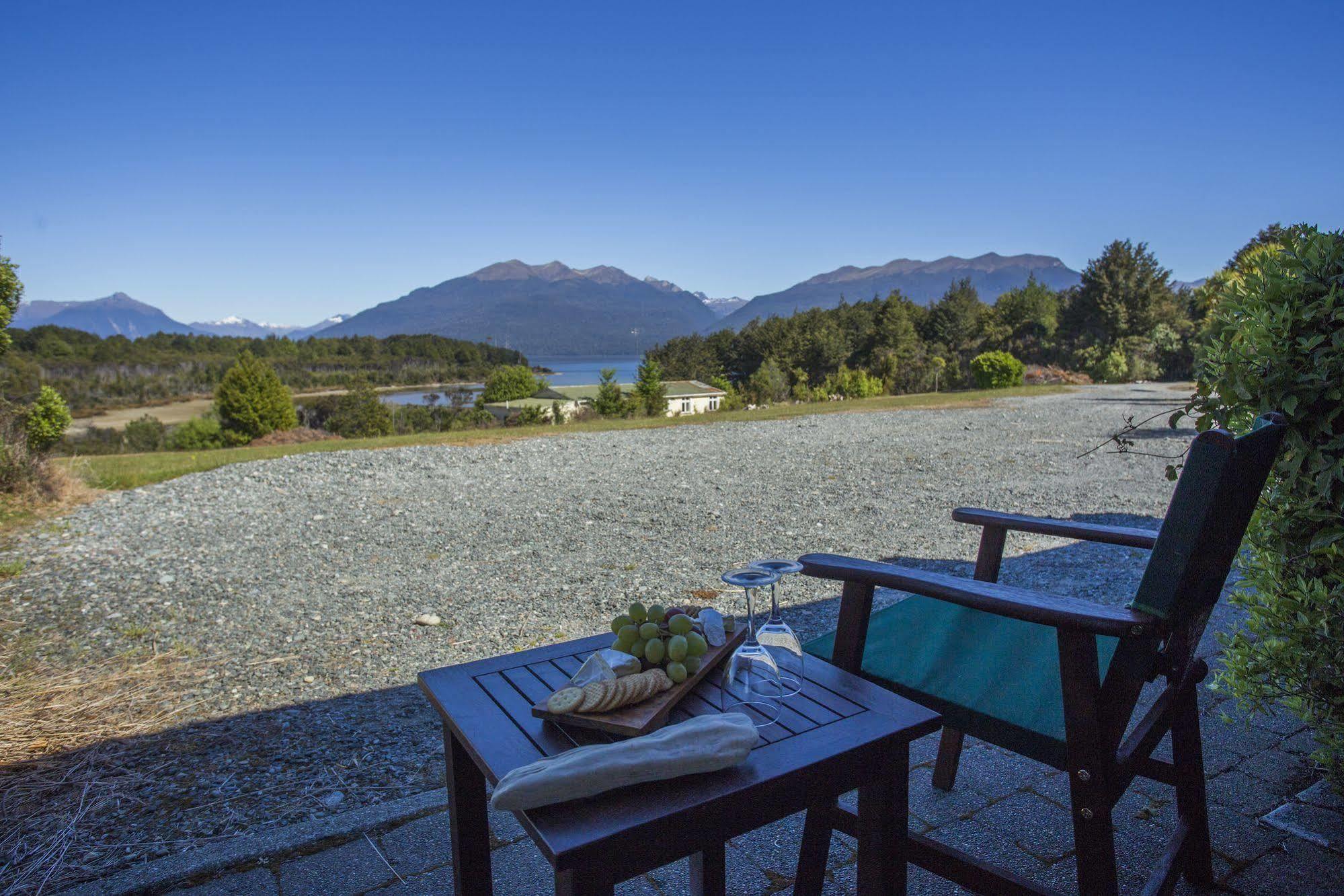 Fiordland National Park Lodge Te Anau Downs Esterno foto