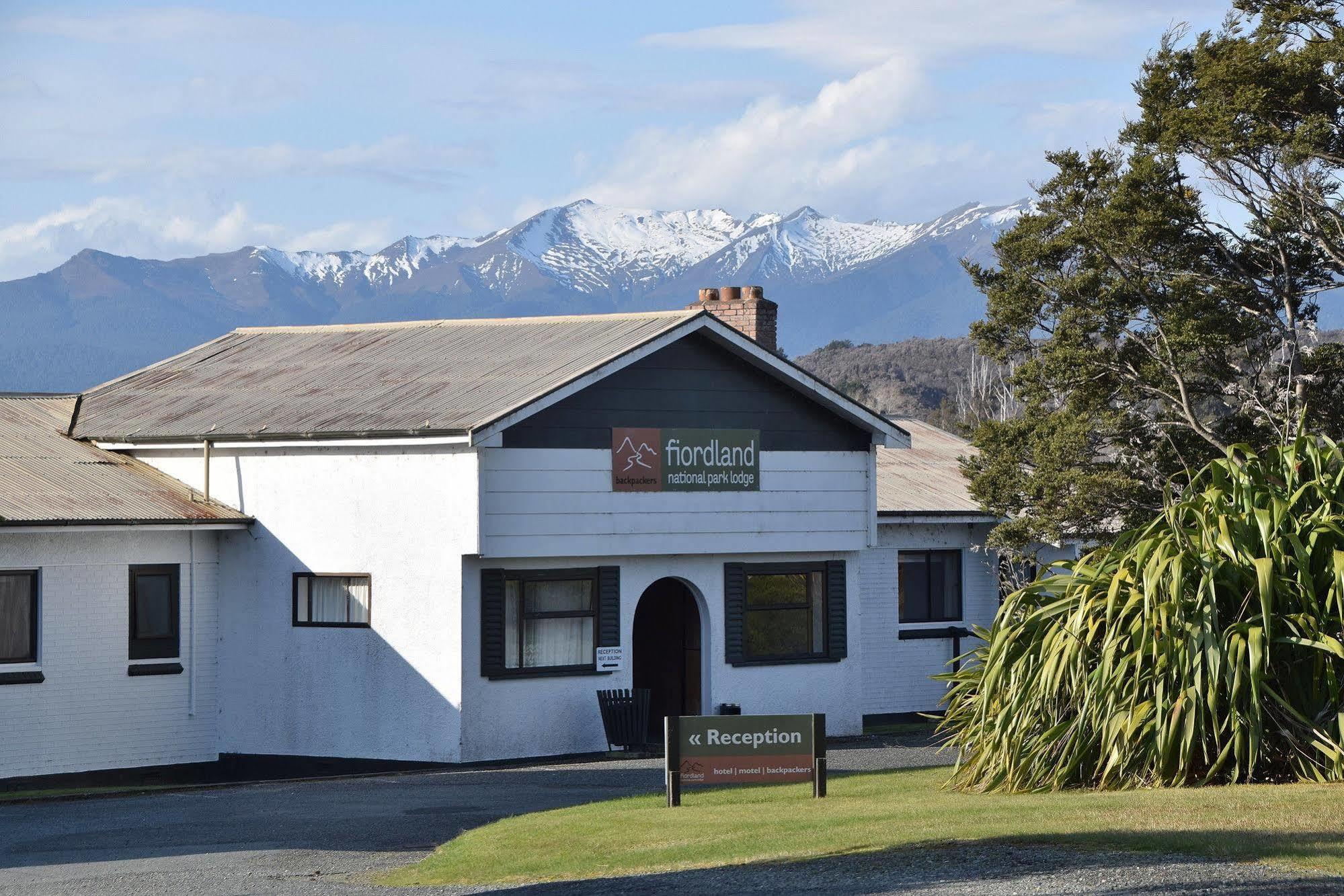 Fiordland National Park Lodge Te Anau Downs Esterno foto