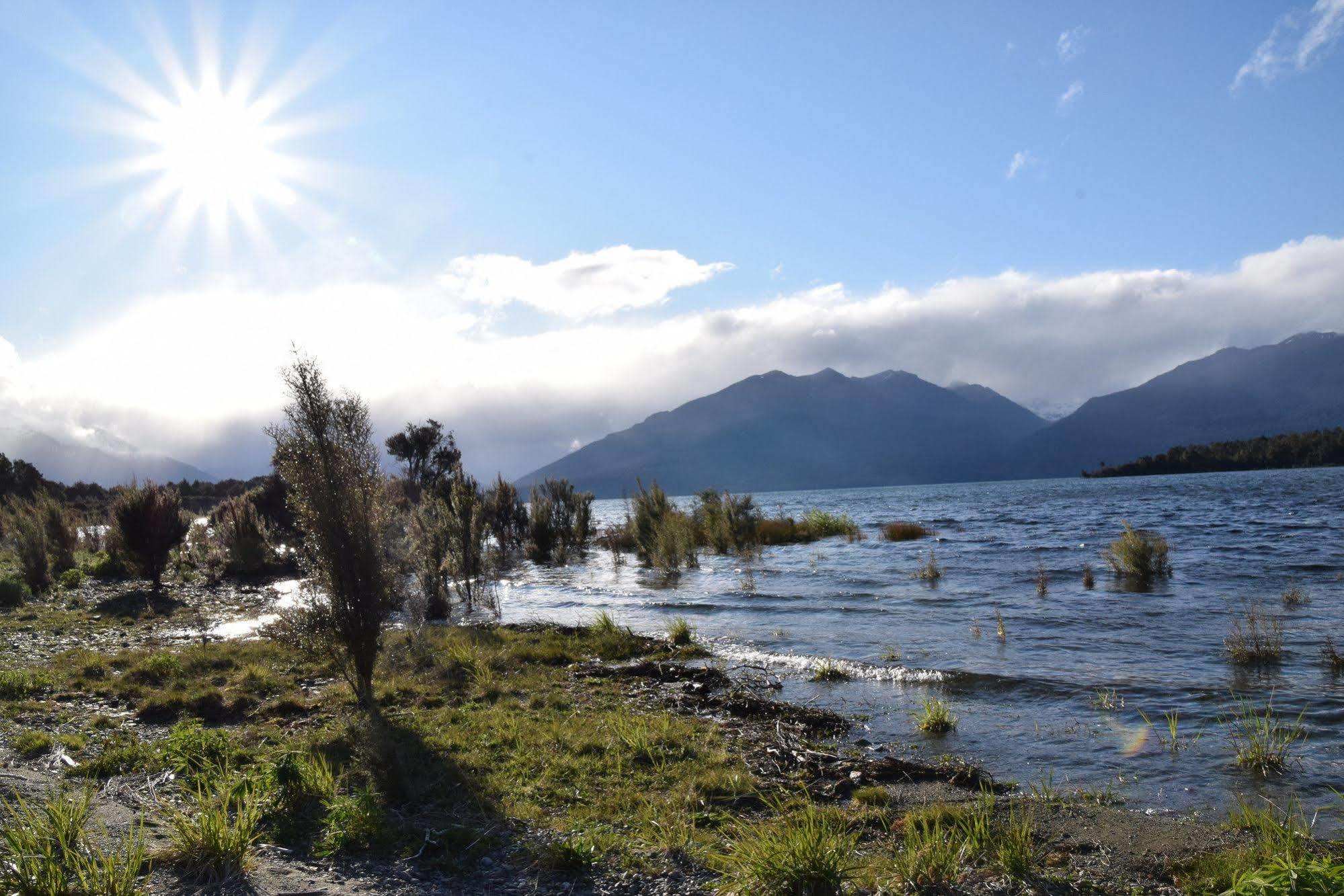 Fiordland National Park Lodge Te Anau Downs Esterno foto