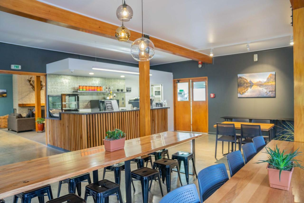 Fiordland National Park Lodge Te Anau Downs Esterno foto